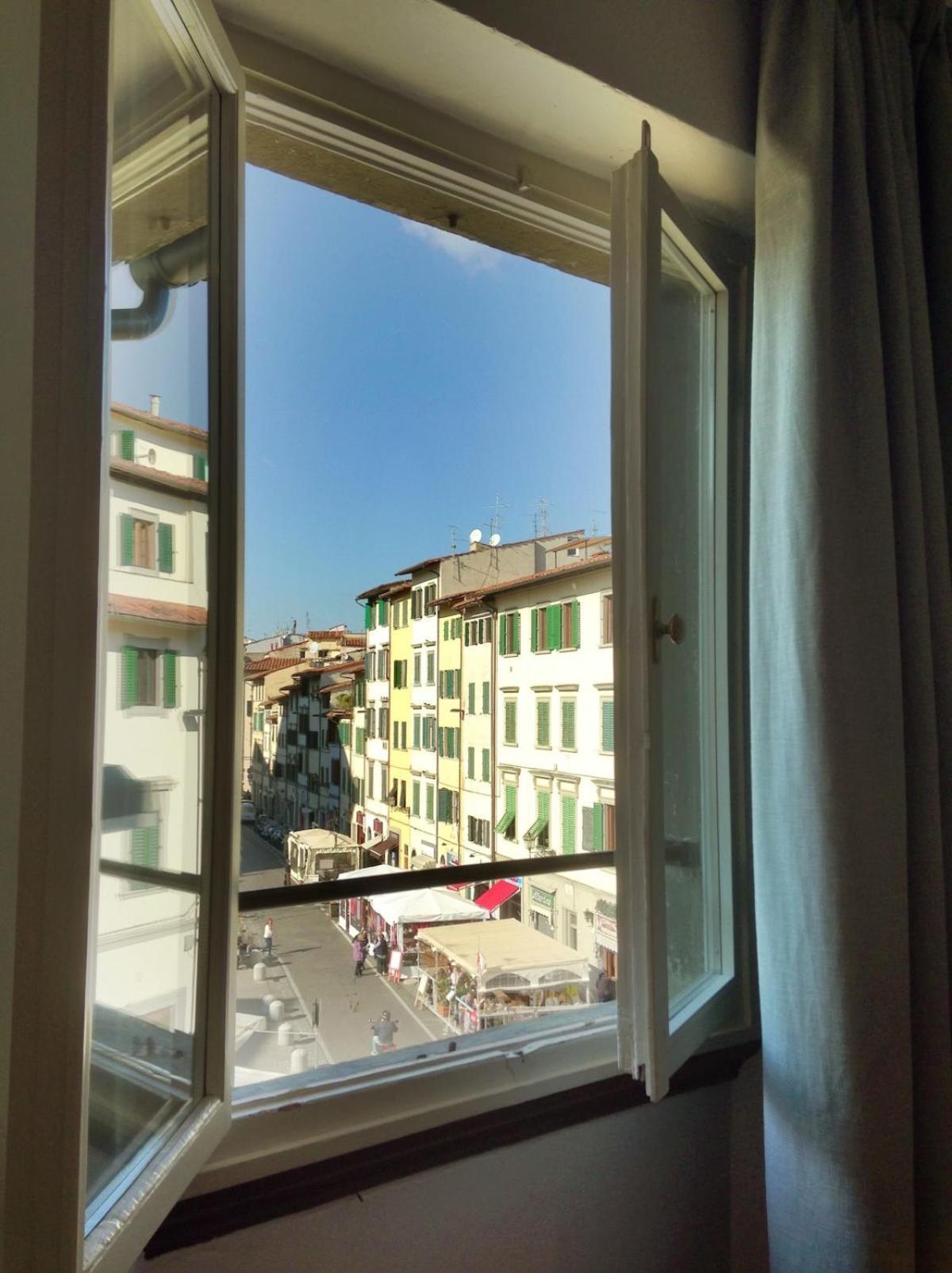 Market Exclusive Apartment