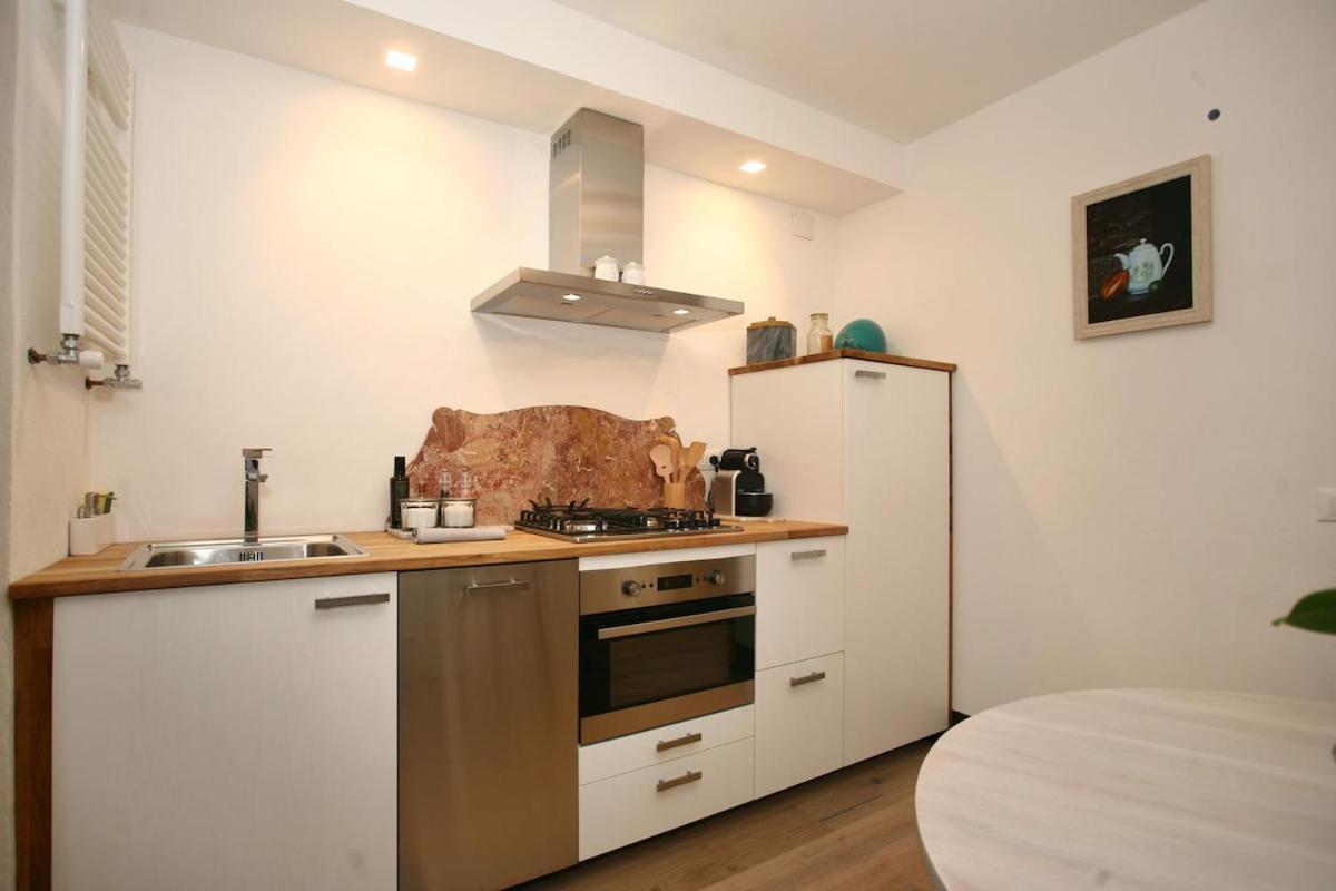Market Exclusive Apartment *